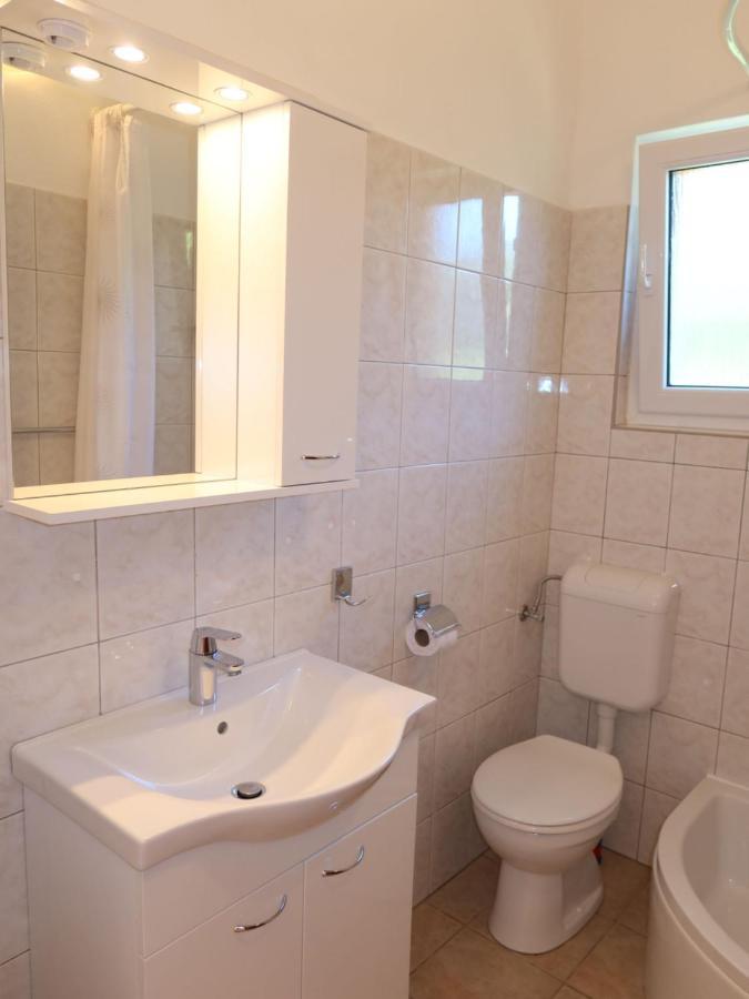 Holiday Home Ive By Interhome Petrcane Esterno foto