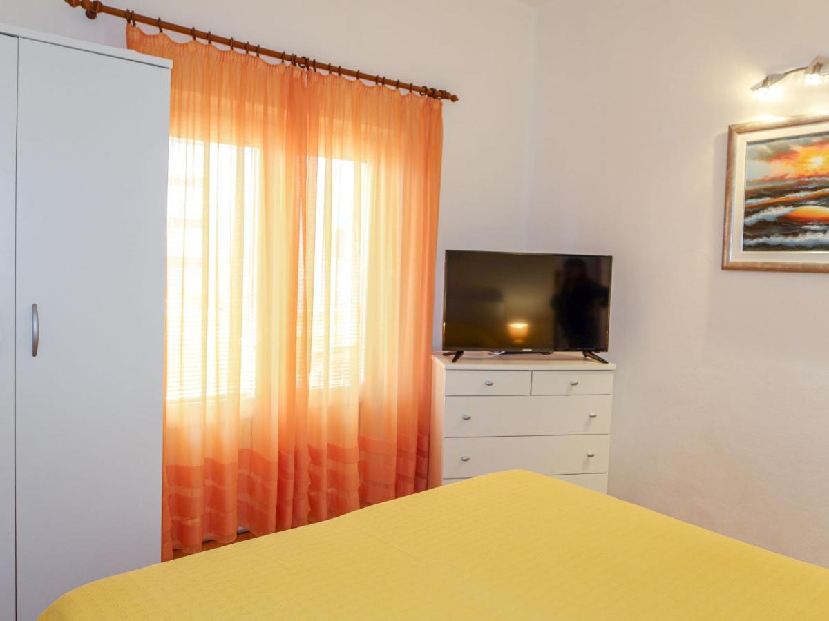Holiday Home Ive By Interhome Petrcane Esterno foto