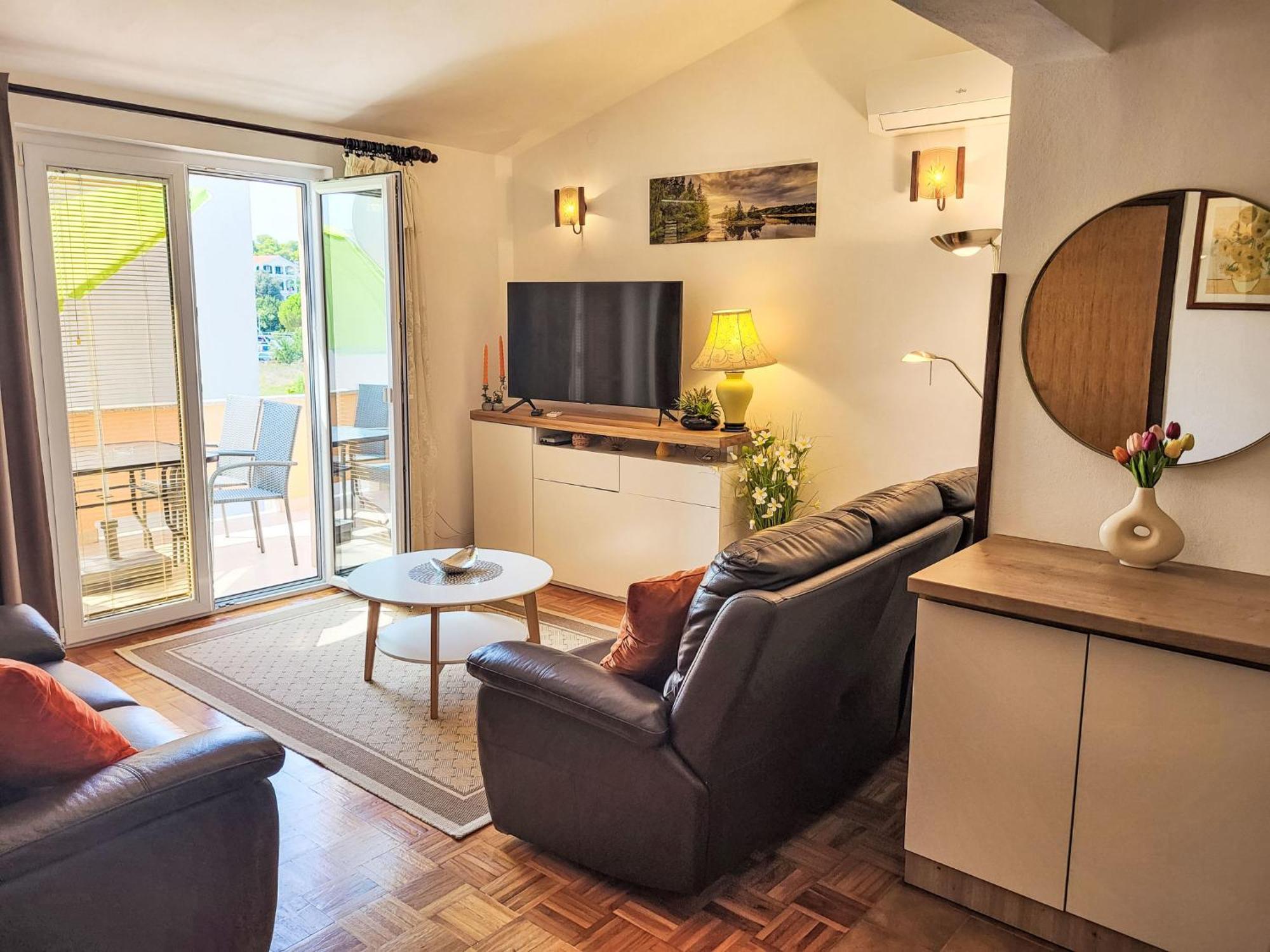 Holiday Home Ive By Interhome Petrcane Esterno foto