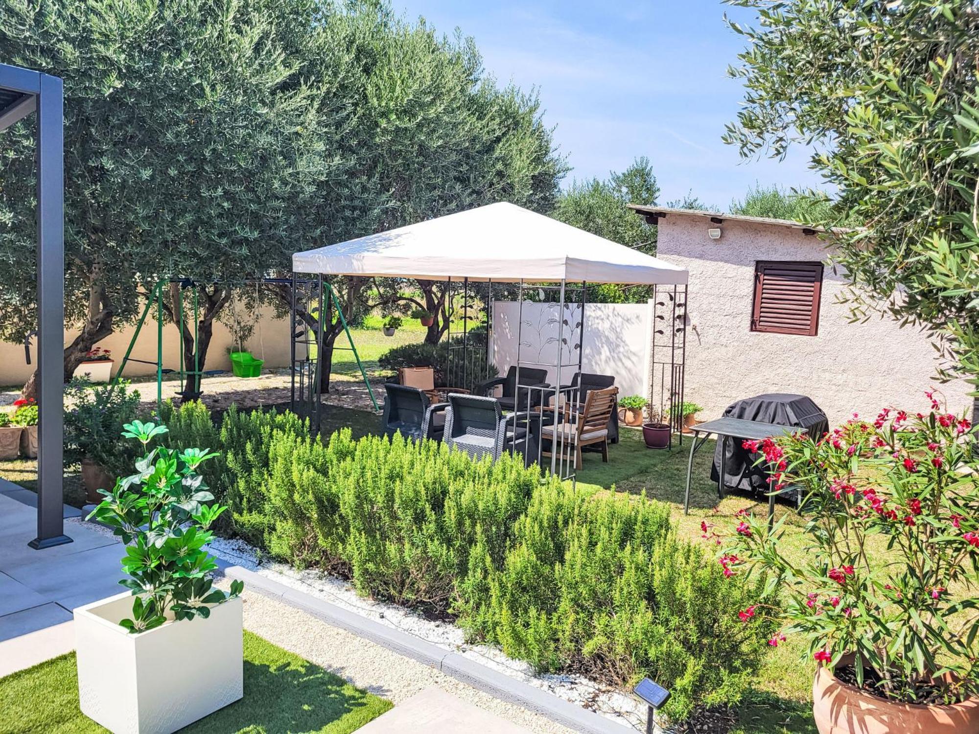 Holiday Home Ive By Interhome Petrcane Esterno foto